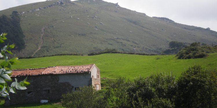 Muere un hombre de 79 años al caer por una ladera del monte Dobra, en Cantabria