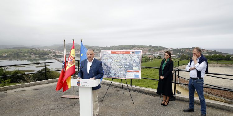 Fomento culmina renovación de 9 km de tuberías en San Vicente de la Barquera y Valdáliga