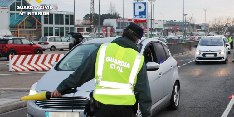 Detenido en Torrelavega un hombre acusado de cinco hurtos en naves y empresas de Camargo y Miengo