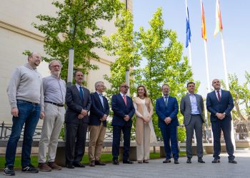 El consejero de Salud de Cantabria visita La Rioja para avanzar en la colaboración oncológica interautonómica