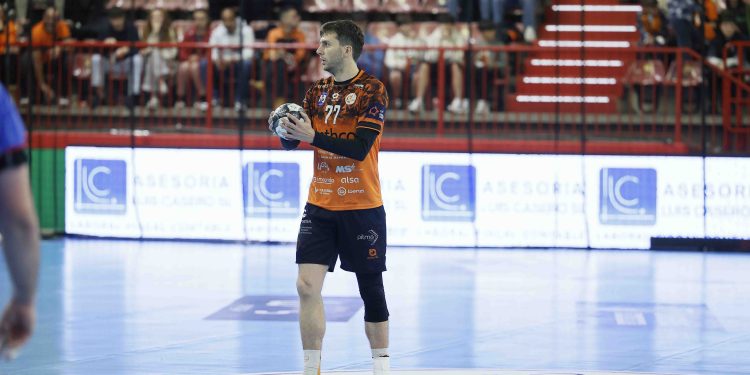 Bathco BM Torrelavega busca en Pamplona su cuarta Final a 8 de Copa del Rey ante un Anaitasuna sin presión