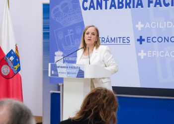 Cantabria reúne a administraciones, empresas y profesionales en su primer foro sobre simplificación administrativa