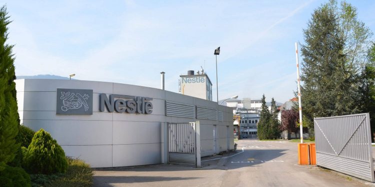 El ERE planteado por Nestlé afecta a 49 trabajadores de La Penilla, la planta cántabra las más perjudicada junto a la de Pontecesures
