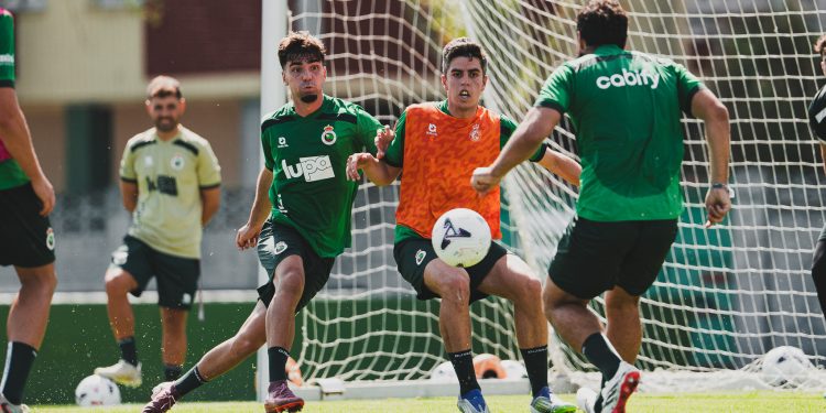 El Racing arranca la pretemporada con 26 futbolistas y un estreno marcado por la cantera