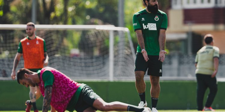 El Racing arranca la pretemporada con 26 futbolistas y un estreno marcado por la cantera