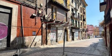 IU alerta de que el derrumbe parcial de un tejado en el Cabildo de Arriba evidencia el deterioro del barrio