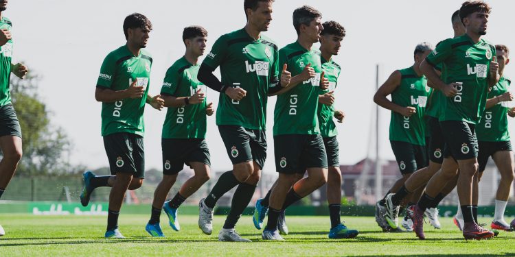 El Racing arranca la pretemporada con 26 futbolistas y un estreno marcado por la cantera