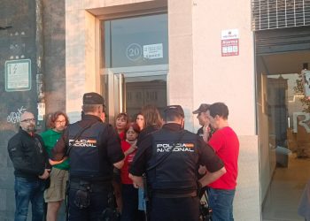 El Sindicato de Vivienda denuncia que la Policía Nacional vulnero el derecho a la protesta durante el intento de desahucio de Blanca en Santander