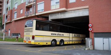 El TSJ de Cantabria confirma la pena a dos años de prisión a un conductor de autobús por tocamientos a una pasajera menor