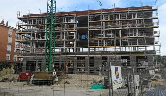 Adjudicado el equipamiento destinado al ‘centro de acogida, centro cívico y alojamiento en régimen de alquiler temporal» de Torrelavega