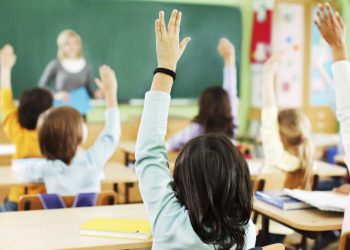 Silva apela a un enfoque preventivo y coordinado con sanidad para la atención de salud mental de los estudiantes