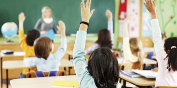 Silva apela a un enfoque preventivo y coordinado con sanidad para la atención de salud mental de los estudiantes