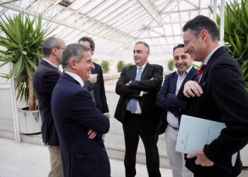 El Gobierno propone modificar la ley del suelo para facilitar el desarrollo de los ayuntamientos «con una legislación simple, clara y adaptada a las necesidades de la región»