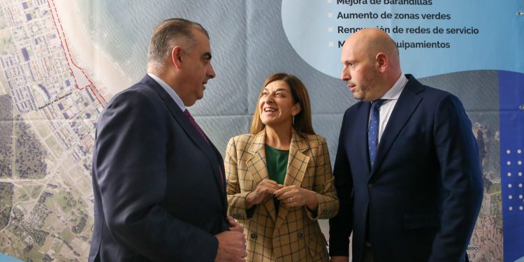 Buruaga anuncia el inicio de las obras de remodelación del paseo marítimo de Laredo a finales de 2025