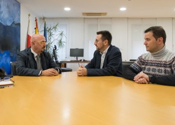 El Gobierno estudiará la propuesta realizada por el Ayuntamiento de Colindres para ampliar el centro de salud