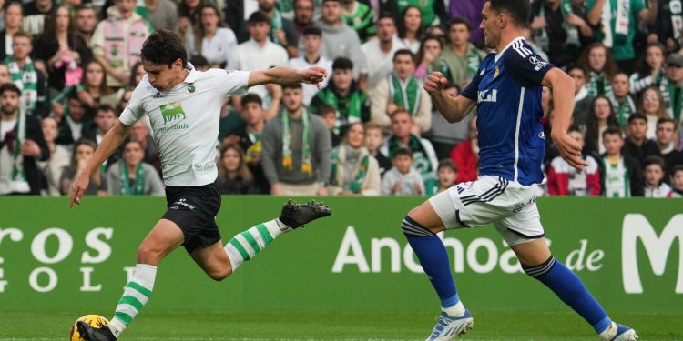 Empate en el derbi norteño entre Racing y Oviedo