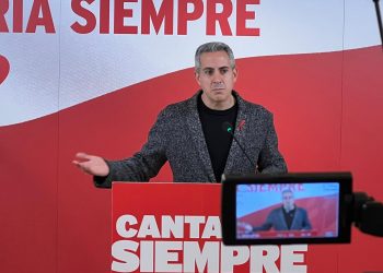 Zuloaga exige al Gobierno que «cuando vaya a Europa se dedique a defender los intereses de Cantabria y no los del PP»