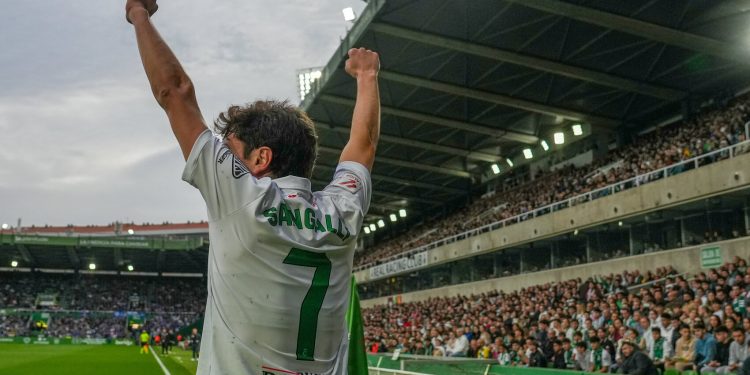 Empate en el derbi norteño entre Racing y Oviedo