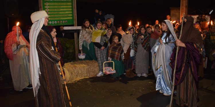 Más de un centenar de figurantes recrean el Belén Viviente de Quijano de Piélagos