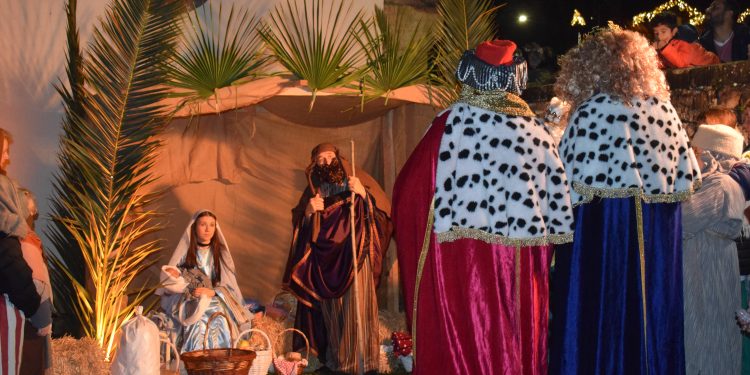 Más de un centenar de figurantes recrean el Belén Viviente de Quijano de Piélagos