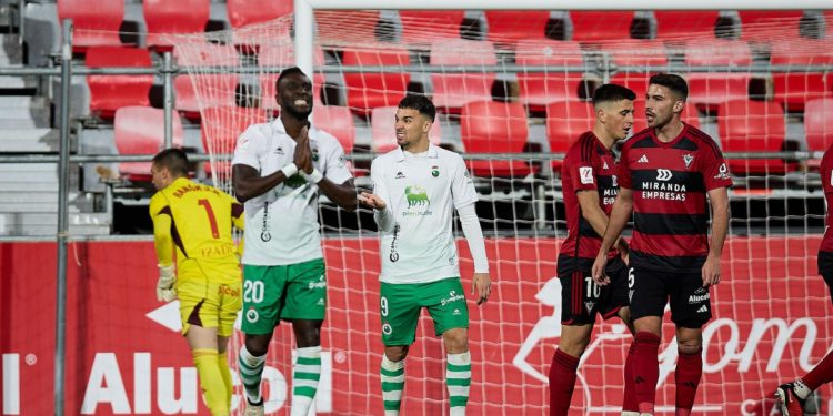 Tablas sin goles, aunque con ocasiones, en Anduva