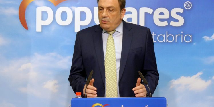 De las Cuevas será vicepresidente de la Comisión del Defensor del Pueblo y Noriega portavoz adjunto en la Comisión de Cooperación