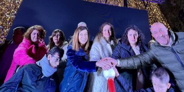 Así ha sido el encendido del árbol de Cartes