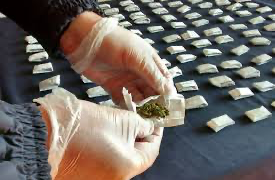 La Audiencia de Cantabria condena a dos hombres por traficar con cocaína y hachís desde un piso de Santander