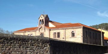 Sergio Silva se reúne con representantes de la Fundación Igareda y Balbás para conocer sus demandas en el centro concertado Sagrado Corazón de Cabezón de la Sal