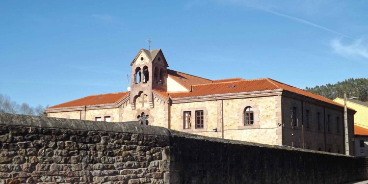 Sergio Silva se reúne con representantes de la Fundación Igareda y Balbás para conocer sus demandas en el centro concertado Sagrado Corazón de Cabezón de la Sal