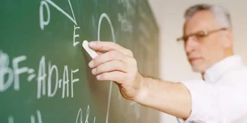 El TSJ de Cantabria desestima el recurso de los profesores de Religión contra el decreto autonómico que establece el currículo en ESO y Bachillerato