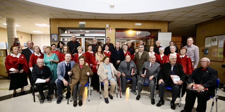 Gómez del Río reconoce a las personas mayores su contribución en la construcción de la actual sociedad