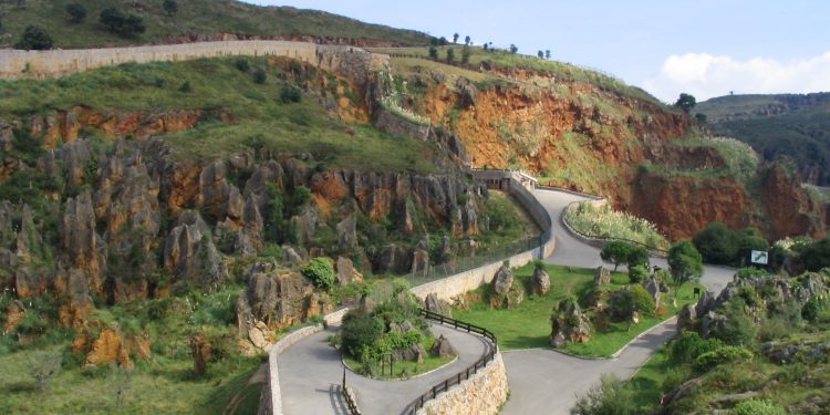 Turismo y el Ayuntamiento de Penagos colaborarán en el desarrollo de iniciativas que impulsen la actividad del Parque de la Naturaleza de Cabárceno