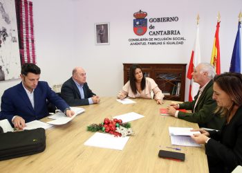 Inclusión Social estudiará fórmulas para reforzar el servicio de transporte de personas con discapacidad física y mejorar  su accesibilidad