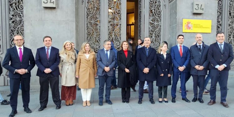 Cantabria reclama al Gobierno de España que retire la obligatoriedad de dar de alta en la Seguridad Social a los estudiantes en prácticas