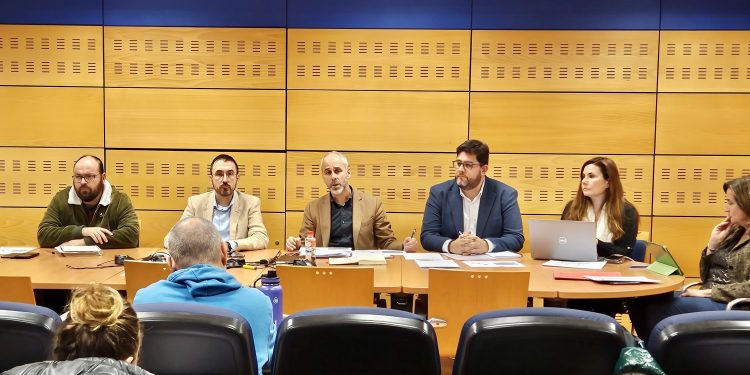 Educación no ve viable la subida salarial que pide la Junta de Personal Docente