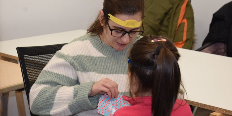 Padres e hijos descubren en Piélagos la importancia del juego en desarrollo de habilidades