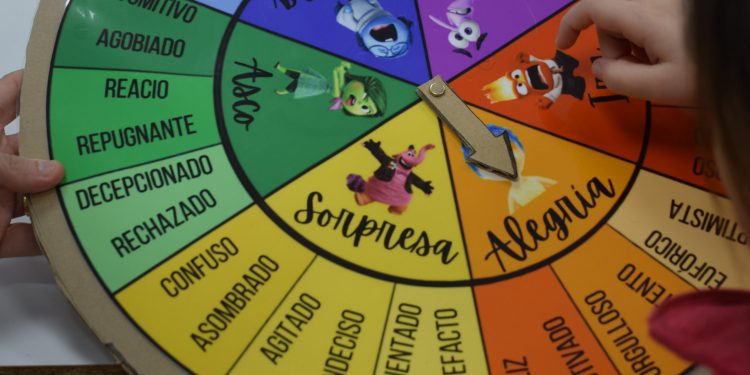 Padres e hijos descubren en Piélagos la importancia del juego en desarrollo de habilidades