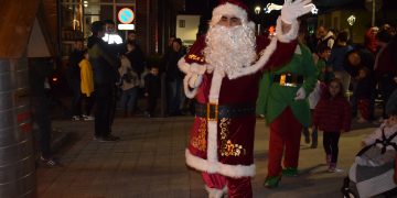 Papa Noel y los elfos visitan Piélagos