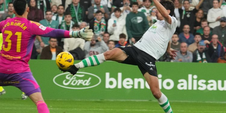 Empate en el derbi norteño entre Racing y Oviedo