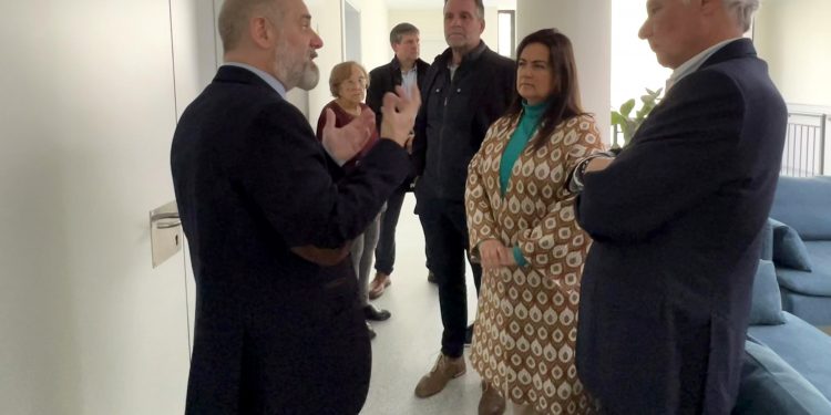 Gómez del Río señala el centro de día de AMPROS como ejemplo de atención e integración de las personas con discapacidad intelectual