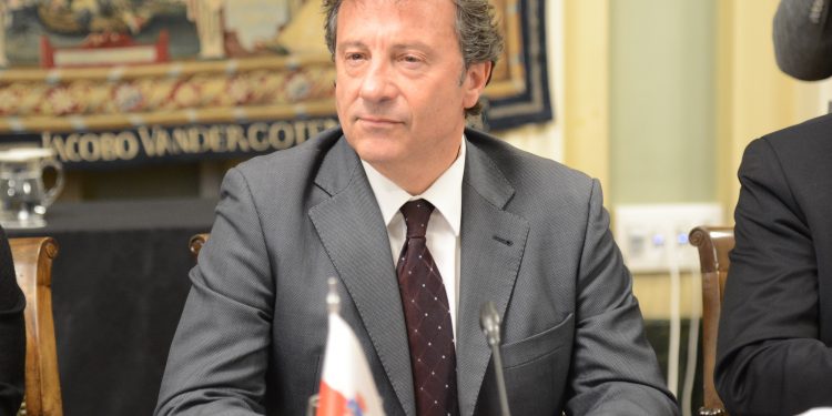 Cantabria solicita al Ministerio un plan de actuación frente a las enfermedades animales emergentes y medidas para atender las necesidades del sector primario