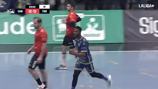 Torrelavega rasca un punto