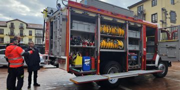 El Parque de Bomberos de Torrelavega incorpora un vehículo autobomba 