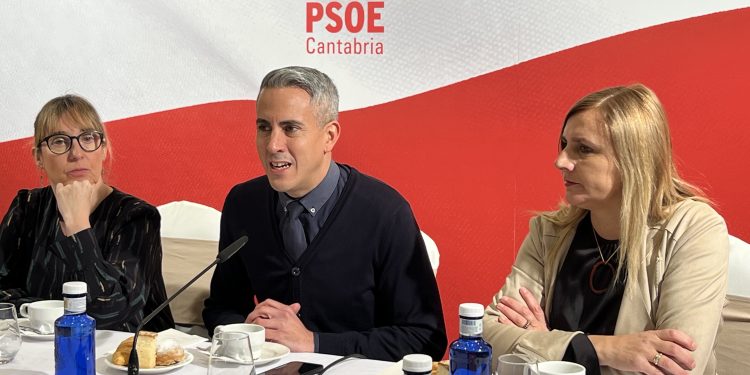Zuloaga: “La colaboración entre administraciones es imprescindible: si Buruaga no está dispuesta, aquí está el PSOE para defender Cantabria”