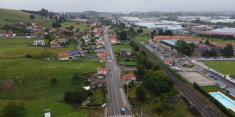 Un joven muere electrocutado en Guarnizo mientras instalaba una pérgola