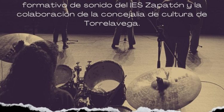 Concierto de la Escuela Municipal de Música y del IES Zapatón en la Plaza Baldomero Iglesias