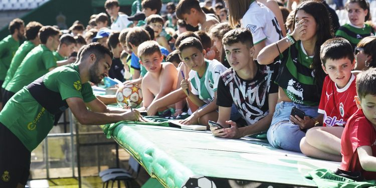 El Racing organiza un entrenamiento abierto al público en El Sardinero