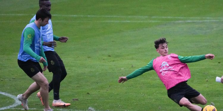 Vuelta al trabajo ayer en las Instalaciones Nando Yosu tras las vacaciones navideñas