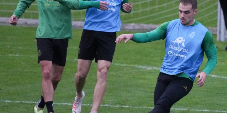 Vuelta al trabajo ayer en las Instalaciones Nando Yosu tras las vacaciones navideñas